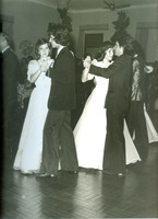 Baile de debutantes 1975   mar%c3%adlia ribeiro do amaral  convidados  luciene dressano  carlos vasconcelos